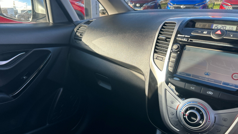 Hyundai ix20 1.4 Blue Drive SE Nav 5dr Petrol Hatchback